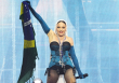 Chạy trốn vì sợ cướp rượt đuổi, fan nữ qua đời khi sang Brazil xem concert 1,6 triệu người của Madonna 