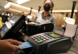 Giao dịch rút tiền mặt tại ATM trên cả nước đã giảm rất mạnh thời gian qua