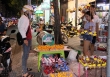 Cơn sốt Emoji 'tấn công' vỉa hè Sài Gòn