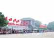 Người dân xếp hàng dài vào viếng Lăng nhân kỷ niệm 134 năm ngày sinh của Bác Hồ