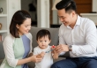 Phá bỏ rào cản giới tính: Khi gia đình hiện đại cùng nhau “làm cha mẹ”