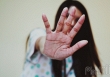 Chính sách mới có hiệu lực từ tháng 11: Hôn người dưới 16 tuổi sẽ bị kết tội Dâm ô trẻ em