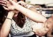 Bạo lực gia đình, vì sao phụ nữ cứ mãi cam chịu?