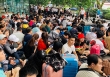 Người Việt xếp hàng chờ mua iPhone 11 để làm gì?
