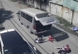 Vụ 3 học sinh văng xuống đường khi xe đưa rước đang chạy: nhiều chi tiết trên xe là tự chế