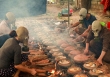 Chuyện lạ làng Vũ Đại: Đeo mặt nạ phòng độc để kho nồi cá bạc triệu