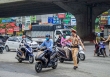 Cảnh sát giao thông được trang bị nhiều loại súng khi tuần tra, kiểm soát