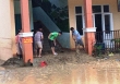Thầy cô ở Trà Leng gian nan cạo núi bùn, dọn trường sau lũ