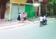 Người đàn ông đi đường cứu bé gái rơi từ tầng 2 xuống rồi bỏ đi luôn, không cho số điện thoại