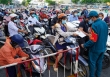 TP.HCM: Mỗi ngày khoảng 1 triệu lượt người ra đường, dự báo còn tăng