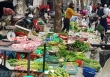 Rau xanh, thực phẩm vẫn đắt đỏ dù giá xăng giảm mạnh