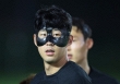 Mặt nạ của Son Heung Min gây sốt với cổ động viên Hàn Quốc