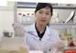 Nữ Phó Giáo sư đam mê chống dịch bệnh truyền nhiễm