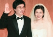 MC quốc dân Yoo Jae Suk bị tố thường xuyên đánh đập vợ, khiến bà xã uất ức đến mức òa khóc