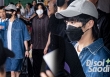Bộ đôi EXO đổ bộ sân bay Tân Sơn Nhất: Bịt kín mít vẫn cực soái, vẻ 'hack tuổi' thần sầu của Xiumin gây sốt