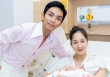 Mẹ bỉm sữa Khánh Thi bế con nhảy cùng Phan Hiển, đã qua giai đoạn tiêu cực?