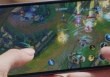 Bá đạo như game thủ Việt, dùng iPhone 'hàng cổ' vẫn đòi tải game bom tấn để trải nghiệm