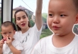 2 lần cậu nhóc Leon 'loi choi', Hồ Ngọc Hà đều nhẹ nhàng nhắc con phép tắc ứng xử nơi cộng cộng như này