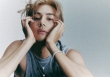 V (BTS) bị fan cuồng theo dõi và đưa giấy đăng ký kết hôn, cảnh sát liền vào cuộc bắt giữ