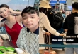 Bạn trai Hoa hậu Ý Nhi khiến netizen thiện cảm: Sóng gió vẫn nắm chặt tay, tiễn người yêu du học vẫn có loạt hành động ghi điểm!