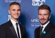 Cậu con trai cầu thủ của Beckham đã có chiều cao 'vượt trội' cha, gây chú ý bởi hành động đặc biệt dành cho bạn gái