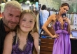 Victoria Beckham cấm Harper makeup nhưng liên tục để con mặc trang phục không hợp tuổi?