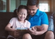 Những đứa trẻ được nuôi dưỡng bởi 2 kiểu cha mẹ này sẽ có cuộc sống khác biệt sau 18 năm: Một đằng tươi sáng, một đằng tối tăm