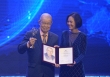 Nữ giáo sư gây ấn tượng với thần thái nổi bật tại Lễ trao VinFuture 2023 là ai?
