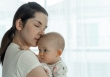 Bỏ con 5 tháng cho chồng trông để đi làm, tôi đau xót tột cùng