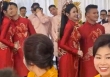 Mẹ vợ phản ứng bất ngờ khi thấy Quang Hải hôn Chu Thanh Huyền