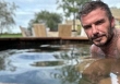 David Beckham thực hiện liệu pháp chăm sóc cơ thể đặc biệt tại căn hộ 380 tỷ, bà xã có bình luận đáng chú ý