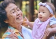 Nỗi niềm của những người ông bà bị chỉ trích không chăm cháu giúp là không thương con cháu: Đừng bắt chúng tôi phải 'làm cha mẹ lần 2'