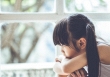 Nỗi ám ảnh đeo đẳng cả đời của những đứa trẻ mất cha mẹ từ nhỏ, ai nói trẻ con thơ ngây không biết đau đớn là gì?