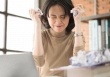 Nhà hàng xóm vui Tết khiến nhà tôi phải 'hứng chịu' hậu quả đến tận nửa đêm