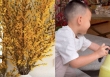 Hà Hồ chọn hoa màu vàng để trang trí Tết Giáp Thìn, nhìn Leon ai cũng khen mẹ khéo dạy con