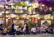 Giới trẻ TPHCM tấp nập ngồi cà phê ngắm pháo hoa đêm Giao thừa: không khí náo nhiệt khắp muôn nơi ai cũng hân hoan đón năm mới 
