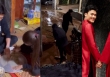 Vợ mẫu Tây của Bùi Tiến Dũng cặm cụi rửa sân nhà chồng trước Giao thừa, trổ tài làm nem rán chuẩn dâu Việt