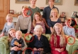 Phát hiện bức ảnh cố Nữ vương Elizabeth II cùng các cháu do Kate chụp cũng bị chỉnh sửa nhiều, do hãng ảnh nổi tiếng thế giới vạch trần