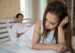 Thấy chồng nhắn tin với bạn gái cũ, em nhắc nhở thì anh đáp lại bằng thái độ dửng dưng khiến em điếng người