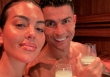Ronaldo đi du lịch sang chảnh cùng gia đình giữa án treo giò, tham gia một trò chơi quen thuộc với trẻ em Việt Nam