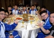 Sau buổi họp lớp, chồng về nhà và trở nên kì lạ, 1 tuần sau anh đưa ra quyết định bất ngờ làm vợ con trở tay không kịp