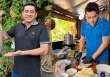 Không chỉ giỏi nấu ăn, Huỳnh Anh Tuấn còn có những màn đối đáp vừa hài vừa đáng yêu thế này bảo sao ra clip nào cũng triệu view