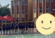 Bức ảnh chụp bóng lưng của học sinh 2 trường tiểu học khiến cả cõi mạng rần rần, bộ gen quan trọng đến thế sao?