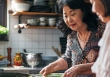 Mẹ đẻ nghỉ hưu, đòi chuyển đến sống cùng và đồng ý đưa hết lương hưu 20 triệu/tháng nhưng tôi không muốn nhận: Lý do oái oăm không tưởng