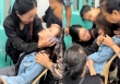 5 ngày sau vụ bé trai tử vong vì bị bỏ quên trên xe: Người mẹ vẫn suy sụp, cộng đồng liên tục động viên