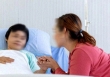 Chăm sóc mẹ chồng 2 tháng ở bệnh viện, lúc hấp hối, bà đưa một bọc đen, trăng trối 4 từ khiến tôi đau đớn bật khóc