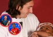 Bức ảnh Messi bế thần đồng Tây Ban Nha Lamine Yamal hút 6 triệu views trong ngày cả hai đều nhận giải cầu thủ xuất sắc nhất 