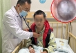 Cậu bé 13 tuổi nhiễm trùng phổi tái phát suốt 4 năm vì một chiếc vỏ 'kẹt' bên trong