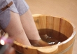10 tác dụng bất ngờ của việc ngâm chân với nước gừng