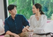 Đến nhà chị dâu cũ chúc Tết, tôi sửng sốt khi thấy anh trai đang lúi húi nướng mực dưới bếp, còn gọi tiếng 'Vợ ơi'